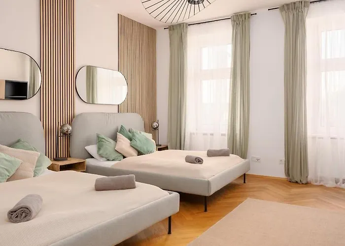 16 Guests I 4br I Near Danube I 5 Min To U1
