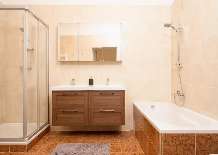 16 Guests I 4br I Near Danube I 5 Min To U1 * Βιέννη