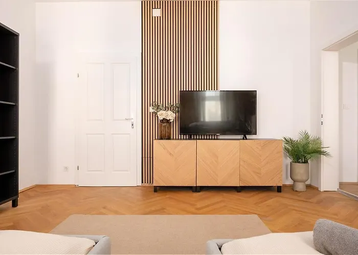 16 Guests I 4br I Near Danube I 5 Min To U1 Διαμέρισμα